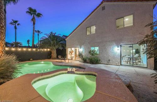 4Br Model Home w Pool and Pool table in Henderson - Foto 19