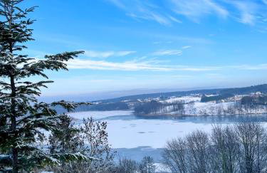 Zloty, a Skromny - ogrodzony domek z jacuzzi i widokiem na jezioro - Foto 73