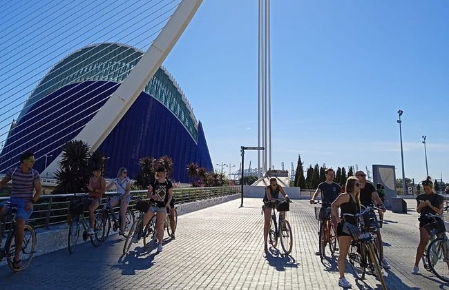 Exclusivo tour privado en bicicleta eléctrica por Valencia - Foto 3
