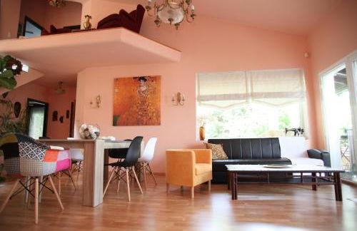 Six Steps From The Forest - Photo 53