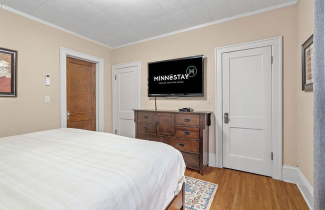 Uptown Urban Living - Photo 7