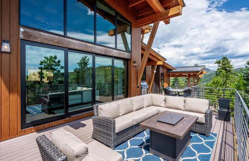 Hot Tub and Scenic Views at The Bailey Lodge - Foto 8