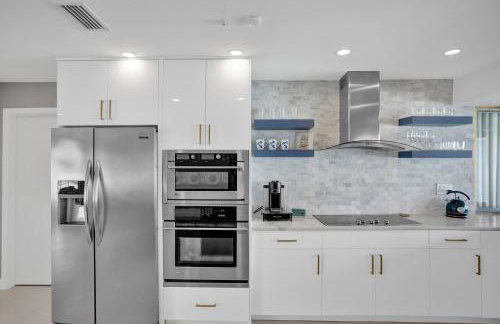 Modern 4 Bedroom -Kosher - Heated Pool - Game Room - Foto 20