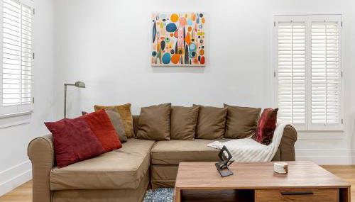 Adorable Pasadena Bungalow - Photo 4