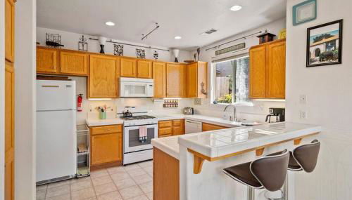 Manzanita Manor-Whimsical art & near downtown - Foto 5