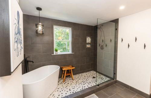 Rare Cape Cod Find - Photo 21