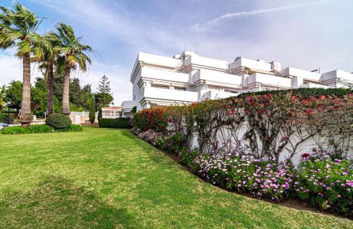 Andalusian Elegance apartment in El Paraiso with 360 views over Sea and Mountains - Photo 18