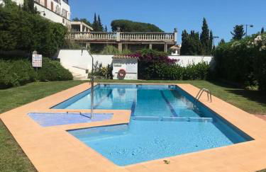 Casita blanca con fibra óptica y piscina cominutaria - Foto 6