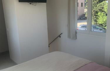 Charmante maisonnette proche du centre du village - Foto 7