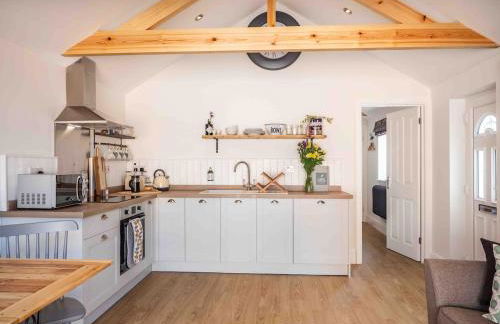 Garden Cottage, Cosy, Private, Short drive to beach - Foto 9