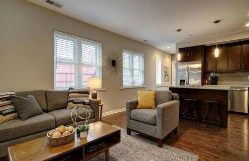 Two Comfy Condos Near City Center OTR UC Zoo - Foto 6