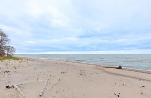 4 Bedroom Lakefront Home with Private Beach on Cedar Point Chaussee - Photo 59