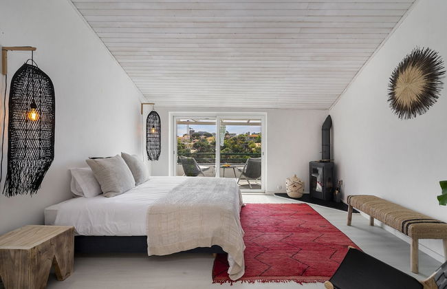 Stylish Sunny Penthouse Near Cascais Center & Greenspace - Photo 5