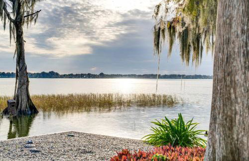 Hot Tub and Fire Pit Lakefront Home on Lake Eloise - Foto 30