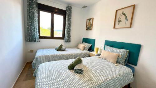 Urban Retreat with Views & Terrace - Foto 5