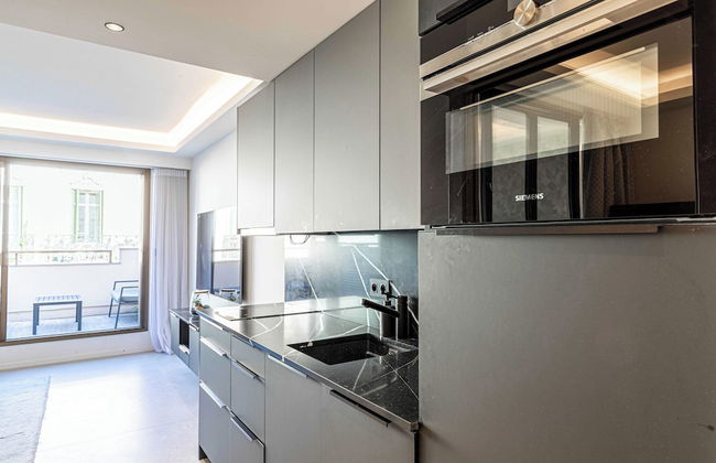 2 Room Apartment in Heart of Cannes+20m2 Terrace - Foto 4