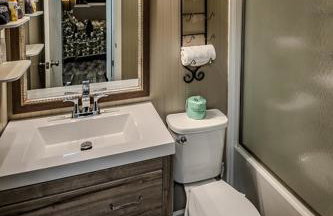 Ski-In Ski-Out Sugar Mountain Getaway with Views and Heated Pool, Hot Tub, Sauna, Gym, and EV - Foto 11