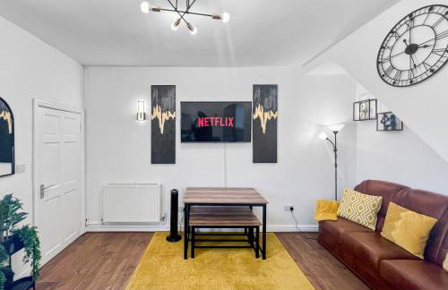 Stylish House Near Hospital with Free Parking - Foto 1