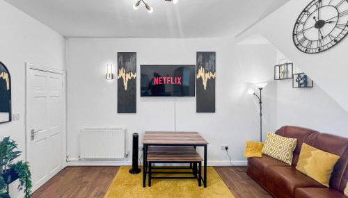 Stylish House Near Hospital with Free Parking - Foto 1