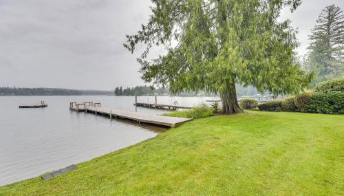 Waterfront Grapeview Escape w/ Boat Dock & Views! - Foto 2