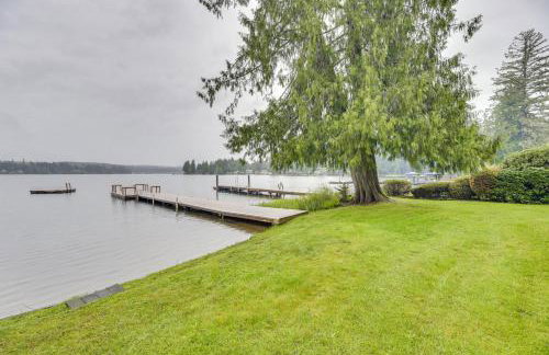 Waterfront Grapeview Escape w/ Boat Dock & Views! - Foto 2