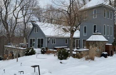 Secluded escape with hot tub, pizza oven, fireplace - Foto 48