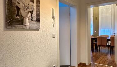 Premium-Apartment im Duisburger Süden, nähe Düsseldorf Flughafen & Messe, Komplett ausgestattetes Apartment mit modernen Altbau-Flair - Foto 5