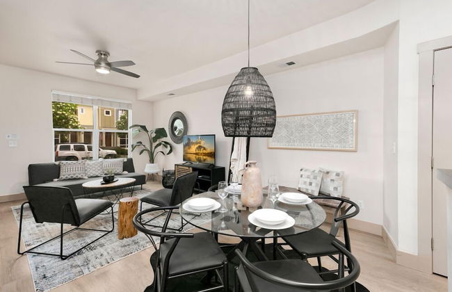 Hip Old Town North Gem! Near Breweries and River! - Foto 23