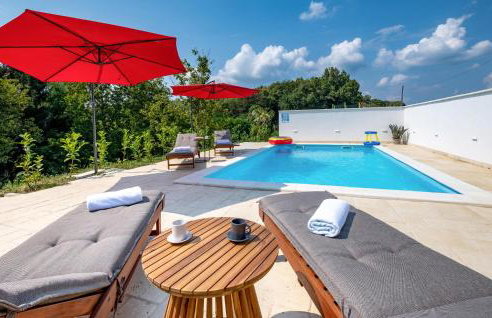 Awesome Home In Gornji Vinkovec - Foto 10