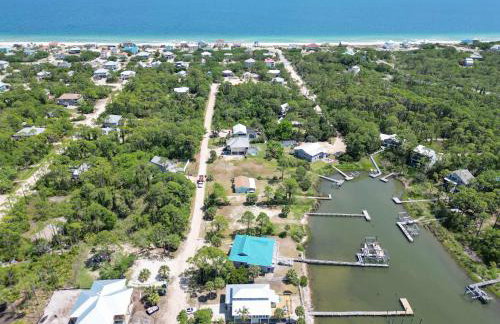 Spacious house- Deep Water Dock Pool Golf Cart Rental available - Foto 64