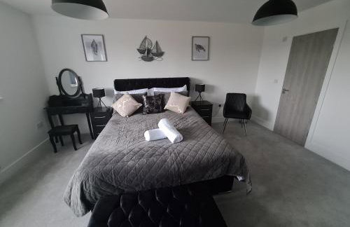 SAV 5 Bed Luxury House Leicestershire - Photo 2