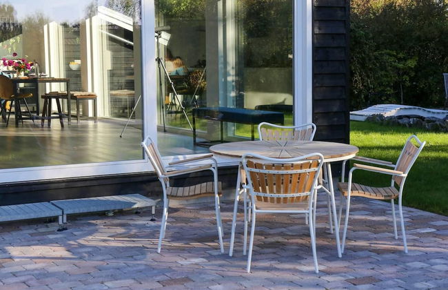 The Comfort of This Cottage Merges With Nature - Photo 5