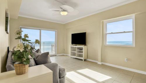 Oceanfront condo with pool, amazing view, balcony & beach access - Foto 4