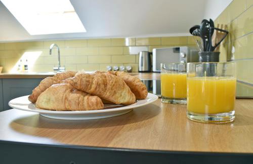 Perivale Lodge - Photo 7