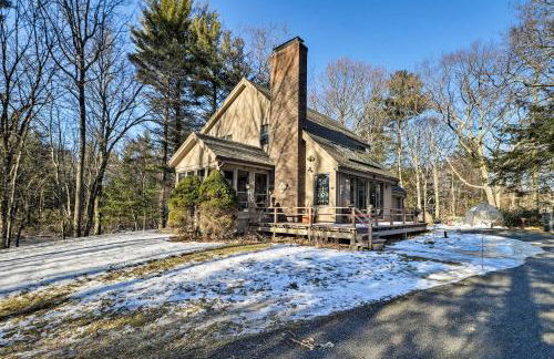 Peaceful Goshen Cottage with Screened Porch and Views! - Foto 3