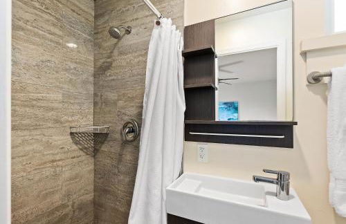 Windansea Coastal Haven - Steps to Beach - Foto 18