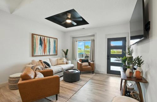 Brand New Cool Comfy Lawrence Retreat Duplex - Photo 12