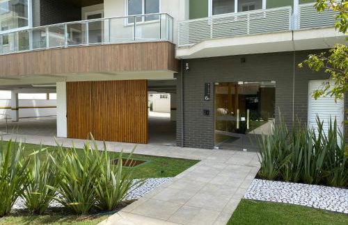 Apartamento em Condomínio Clube frente à praia do Campeche - Foto 25