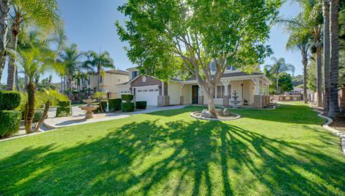 Resort-Style Oasis Expansive Riverside Mansion - Foto 2