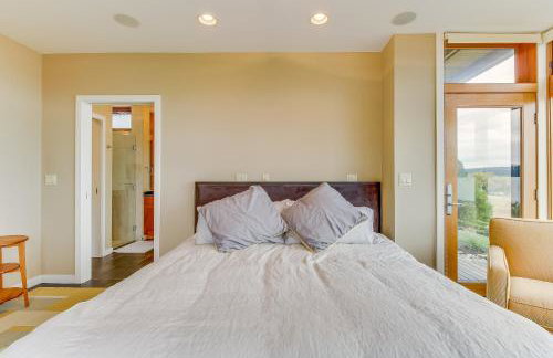 Fidalgo Island Waterfront Stunner - Photo 11