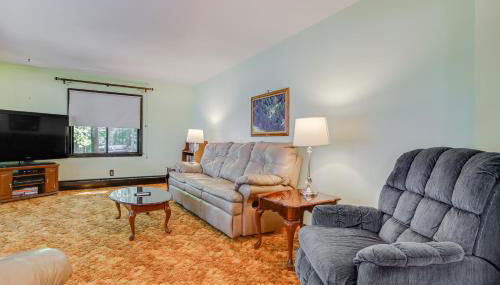 Waterfront Berry Lake Getaway with Sunroom! - Foto 4