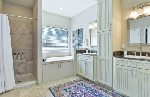 2 Homes-16 Guests-POOL-ARCADe-Large Backyard-Grill - Foto 51