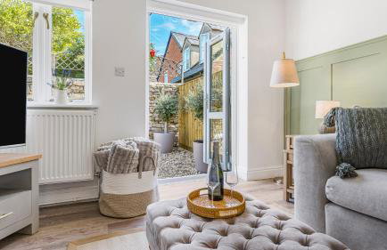 Brand New Luxury Cottage - Garden - Private Parking - Netflix - Coffee Station - Work Desk - Foto 6