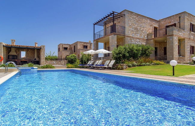 Villa in Kamisiana With Private Pool & Beach - Photo 17