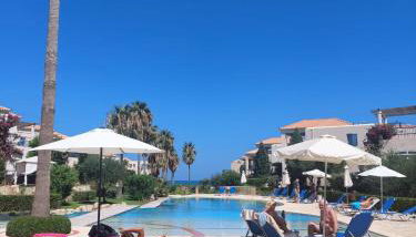 Infinity Night Villa - Foto 2, sunbed, Garden view