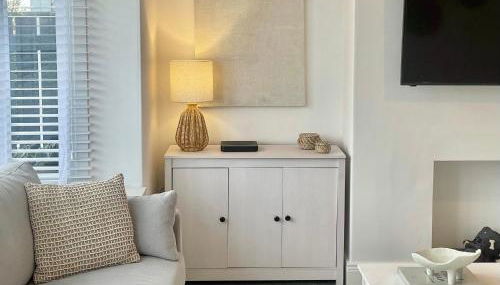 Windsor Cottage - Photo 4