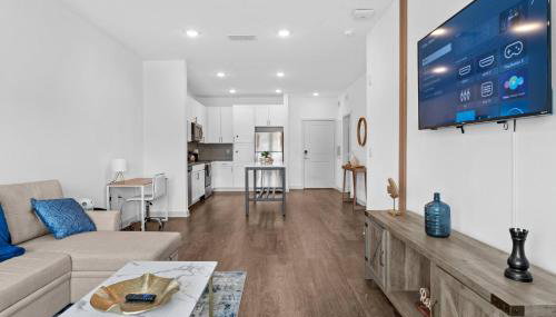 Chic 1BR Apt| King Bed| Pool| Gym| Close 2 Beach. - Foto 3