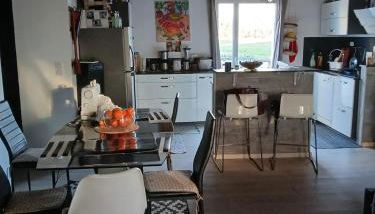 Maison confortable à Comps-la-Grand-Ville avec jardin - Photo 2