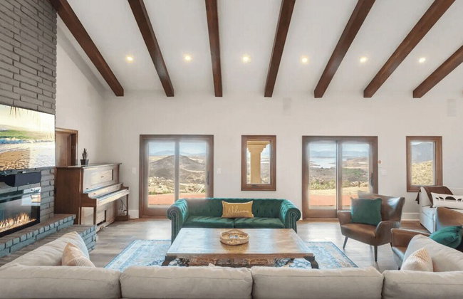 20 Acre Panoramic View Estate Hot Tub, Pickleball & Game Room - Photo 10