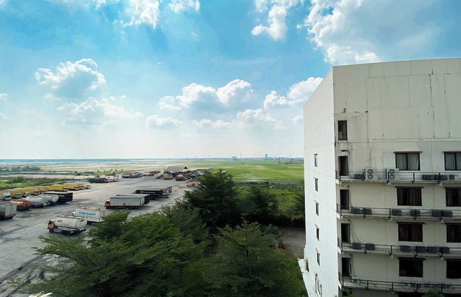 Cozy Stay Studio At Tamansari Mahogany Karawang Apartment - Foto 27